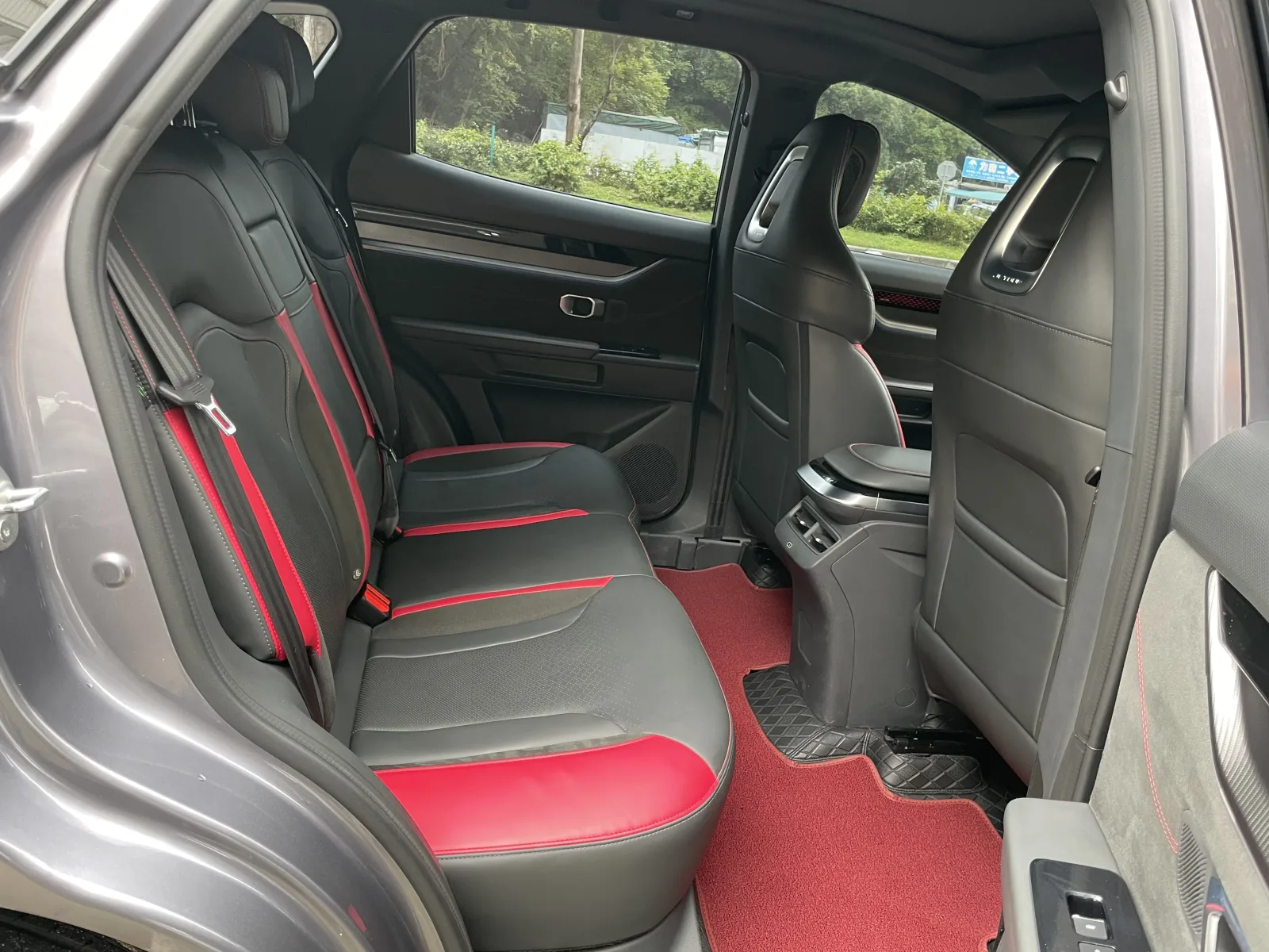 Jetour Jetour Dasheng 1.6T DCT Roi PLUS 2023 d'occasion — photo 9 — showroom Dakar