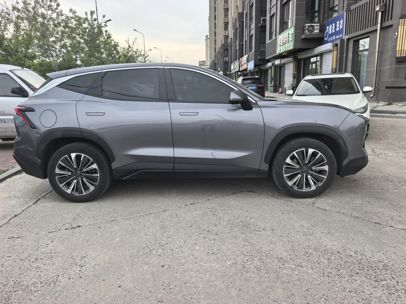 Jetour Jetour Dasheng 1.6T DCT Roi PLUS 2022 d'occasion — photo 2 — showroom Dakar