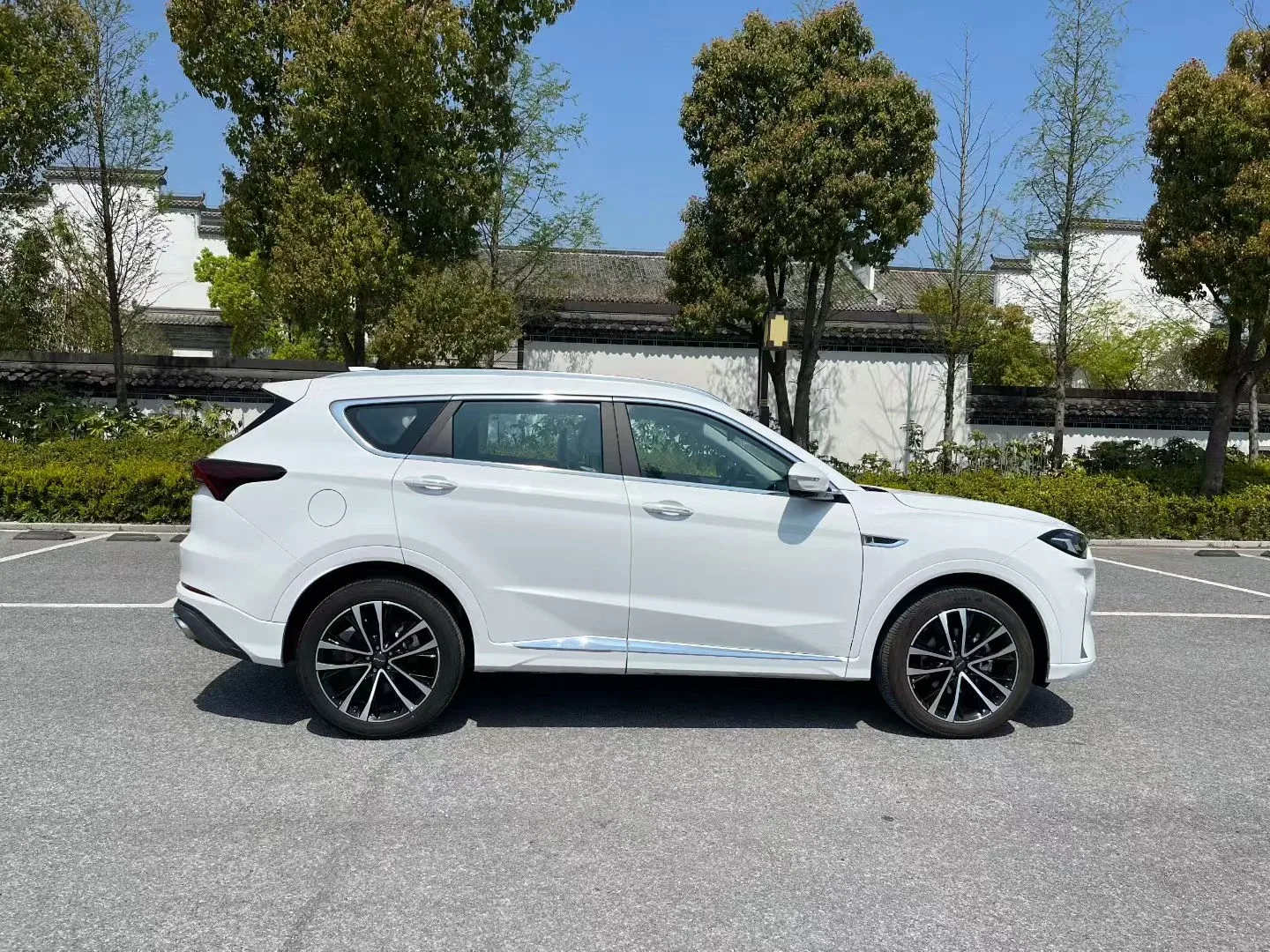 Jetour X70 Plus 2022 d'occasion — photo 4 — showroom Dakar