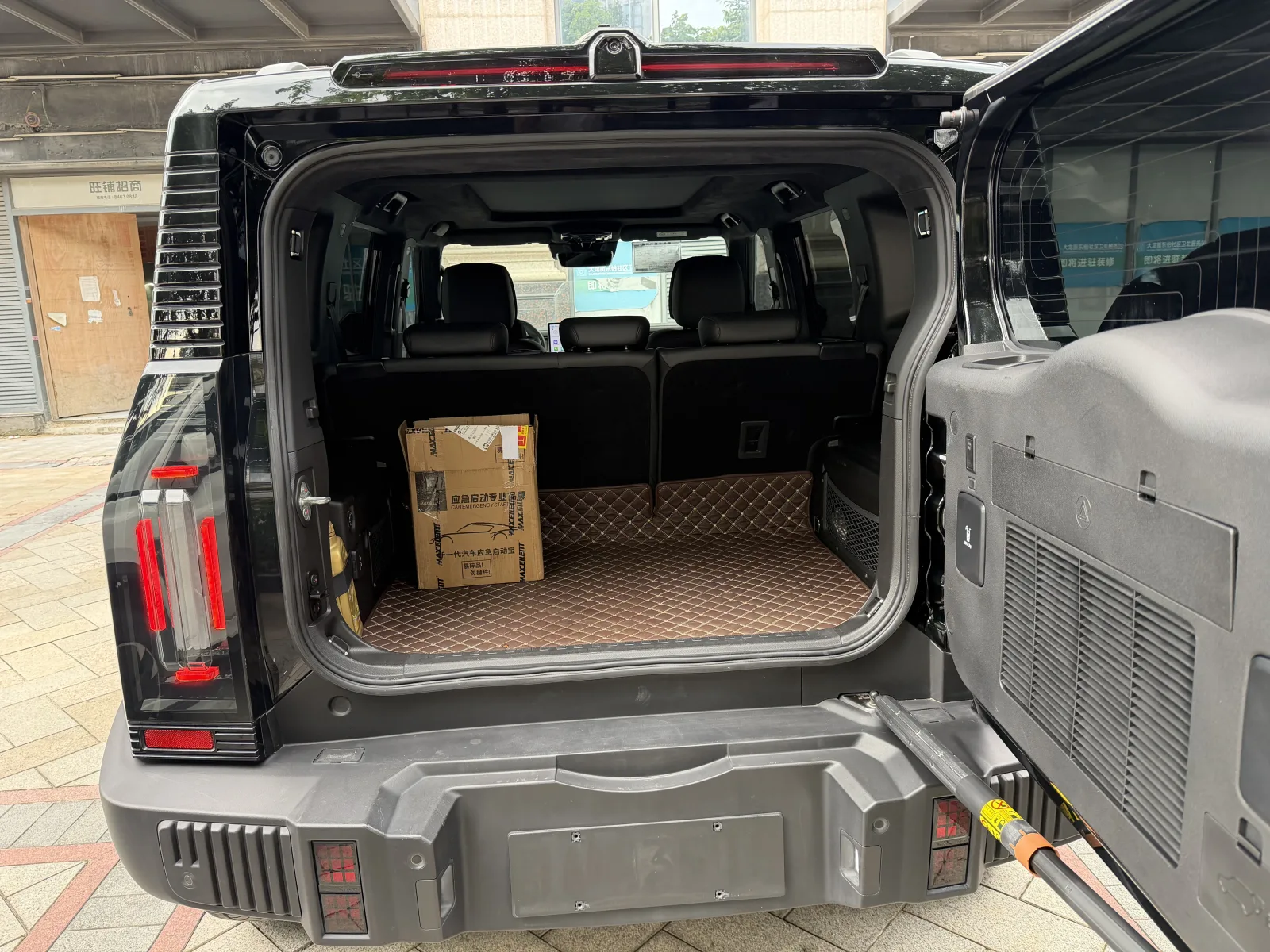 Jetour T2 2.0T 4WD Traveler PRO+ 2023 d'occasion — photo 4 — showroom Dakar