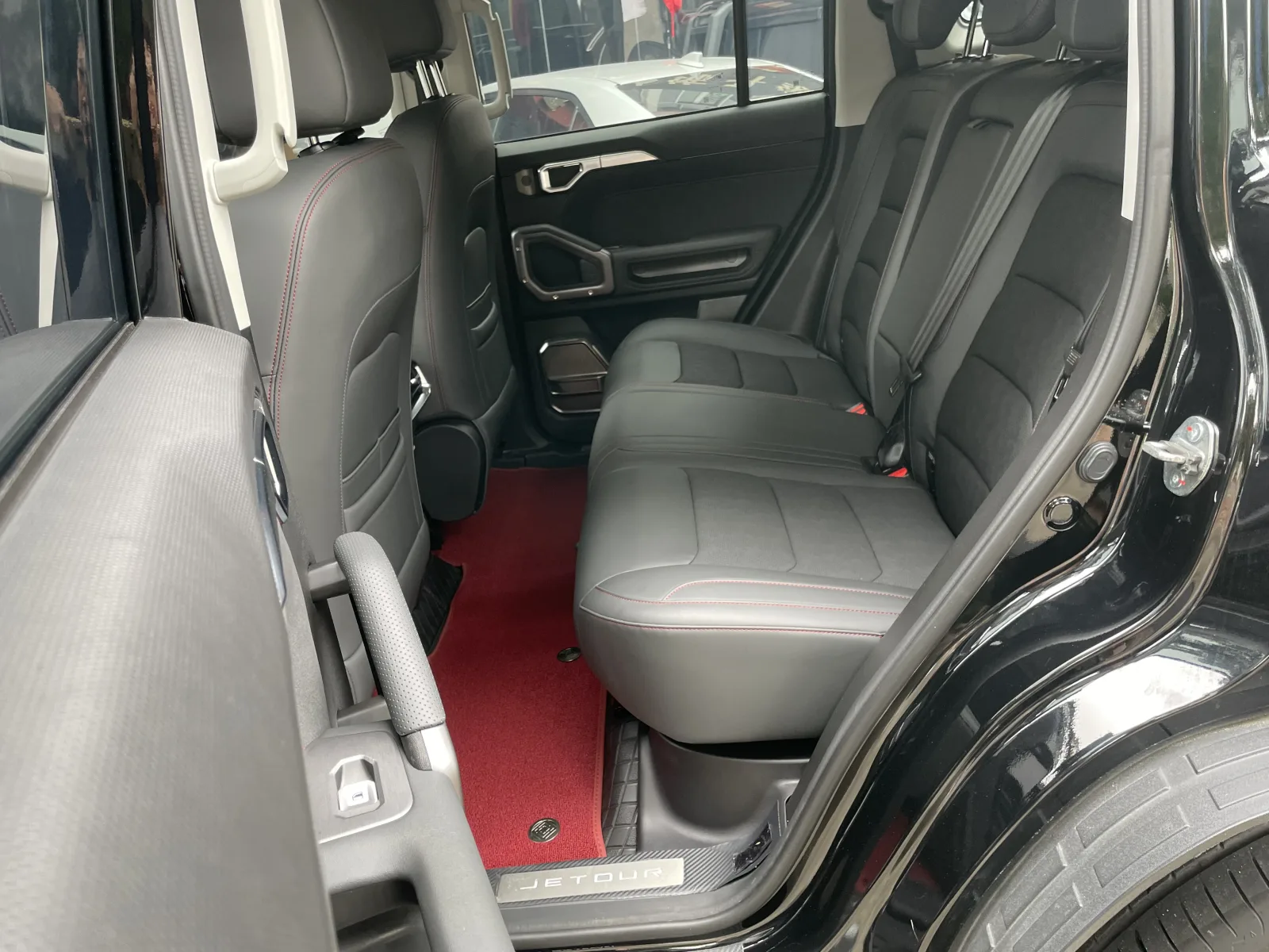 Jetour T2 2.0T 4WD Traveler PRO+ 2024 d'occasion — photo 3 — showroom Dakar
